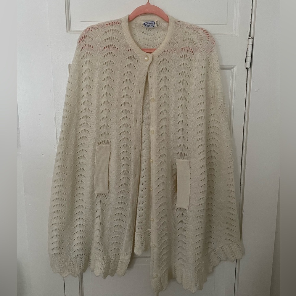 Vintage Mid- Century Dupont White Knit Cape